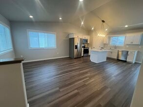 Building Photo - 1311 Marlys Dr W