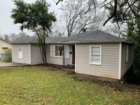 Building Photo - MOVE IN SPECIAL!!