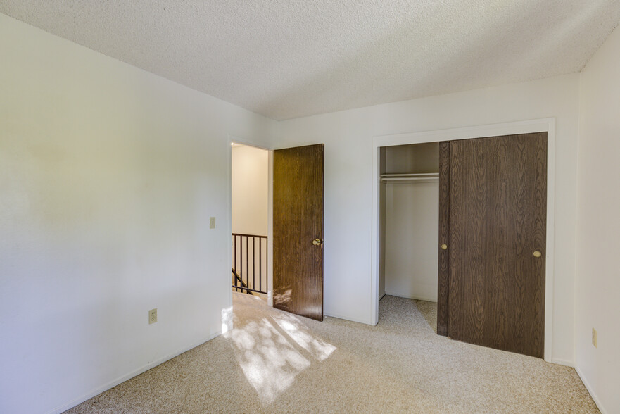 Second bedroom closet - 7876 Bodega Ave