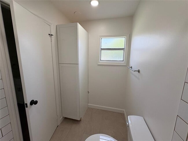 Building Photo - 4824 Gallant Ln