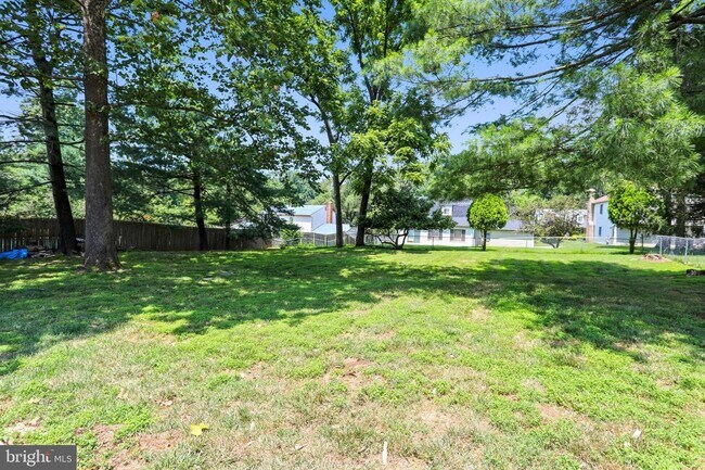 Building Photo - Renovated 6 bedroom/3.5 bath home in Winston Churchill school district.