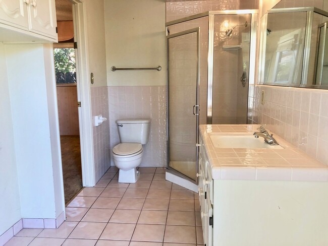 Building Photo - $1,950 First & Gettysburg, 3 bedroom home ...