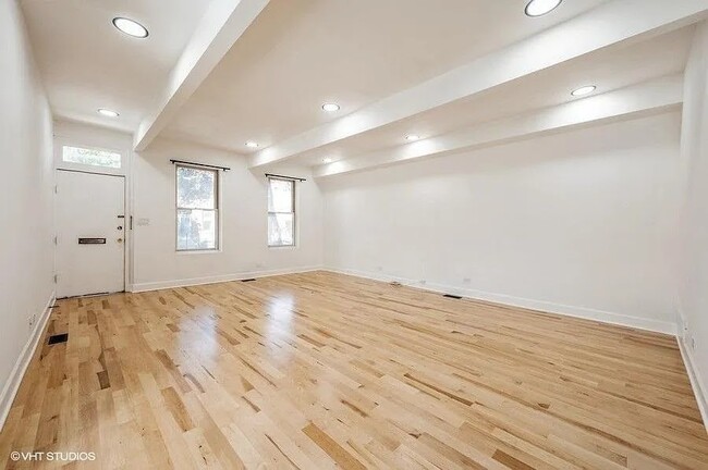 Building Photo - 1945 W Thomas St