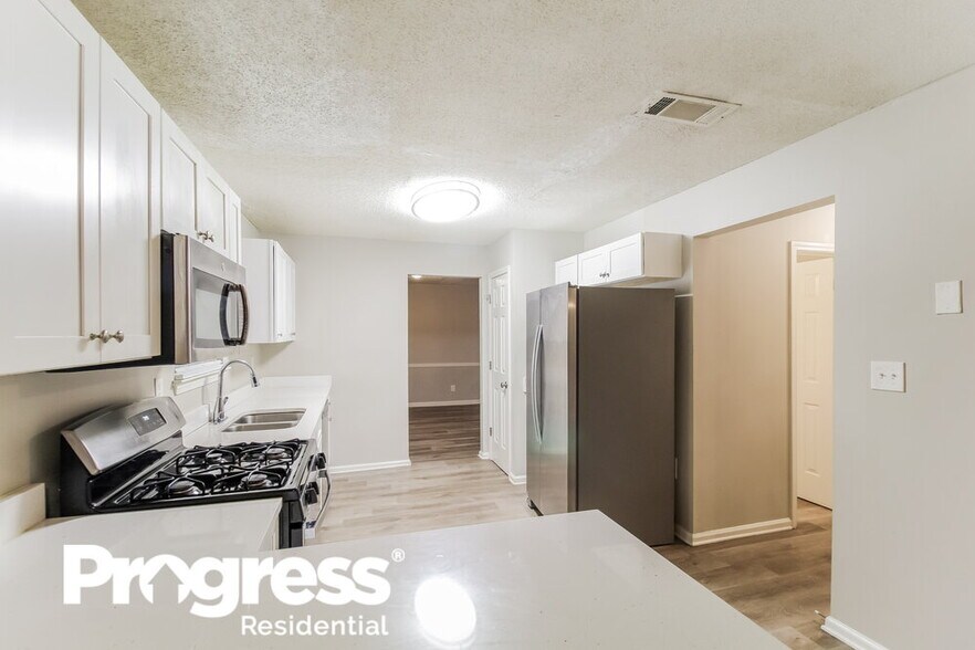 Building Photo - 3311 Royal Springs Ct