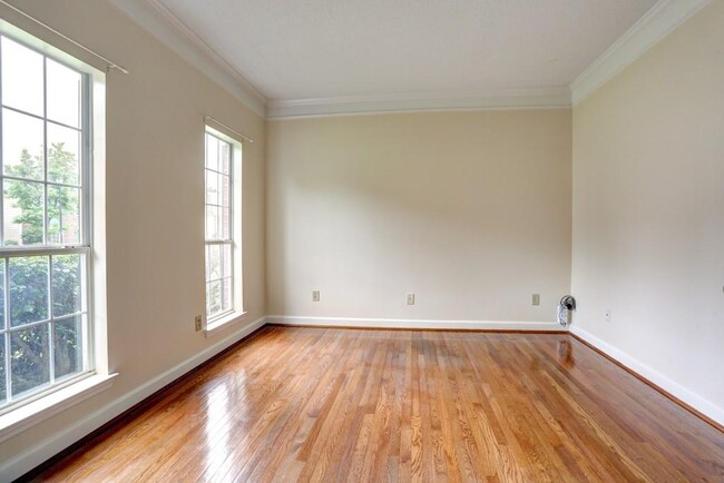 Building Photo - 5041 Anclote Dr