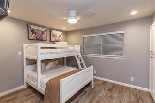 Building Photo - 200 5th Ave