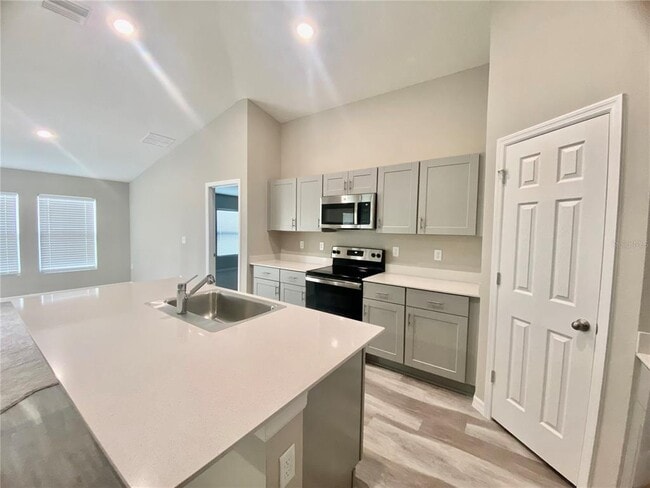 Building Photo - 1397 Axel Cir