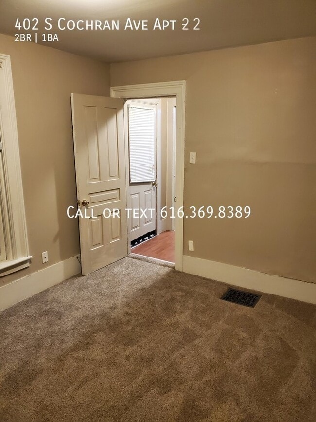 Building Photo - 402 S Cochran Rd