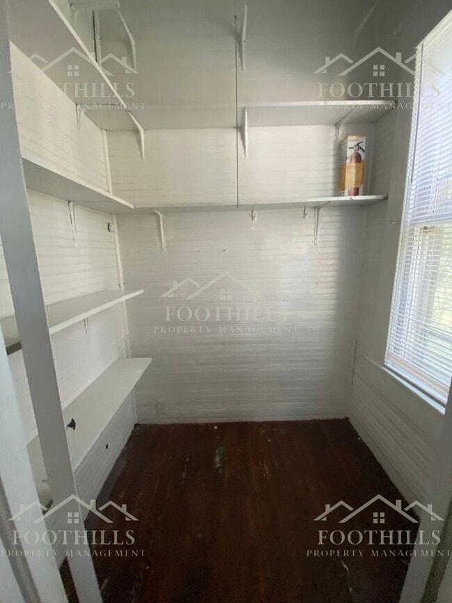 Building Photo - Updated 3 Bedroom Home with Yard, Deck, an...