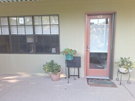 Building Photo - 807 W Trinity Ave