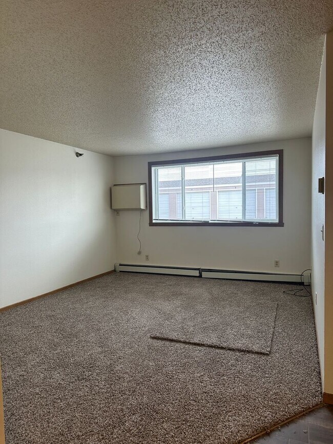 Interior Photo - Eastwood 1204