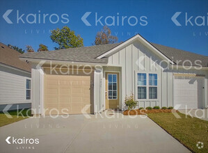 Building Photo - 4825 E Dacha Ln