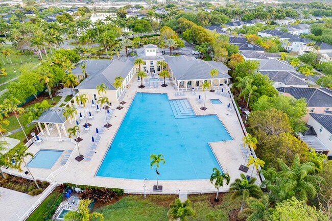 Building Photo - 3228 SE 3rd Dr