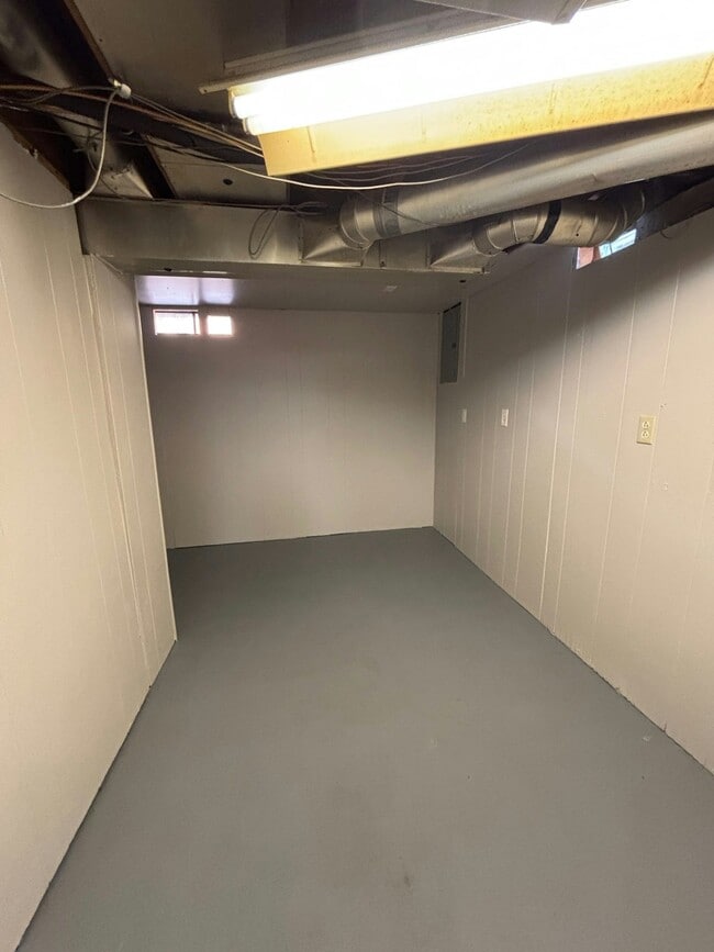 Building Photo - 1760 E Harry Ave