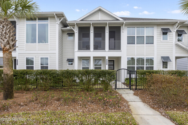 Primary Photo - 405 Crestview Dr