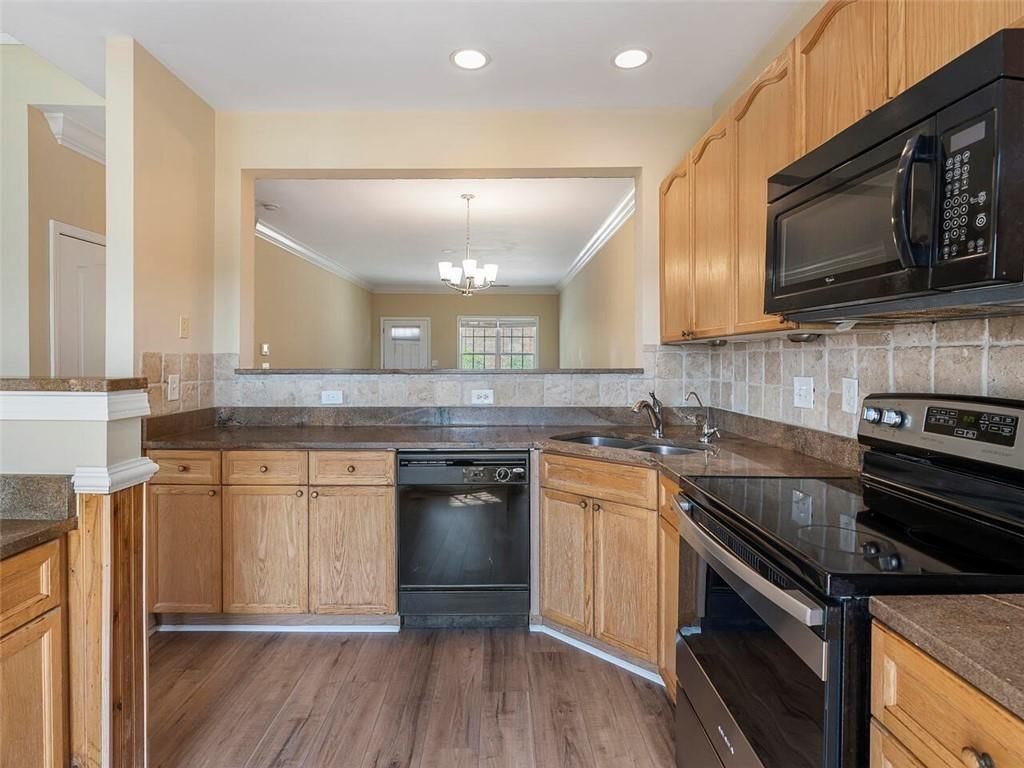 Building Photo - 1929 Hoods Fort Cir NW