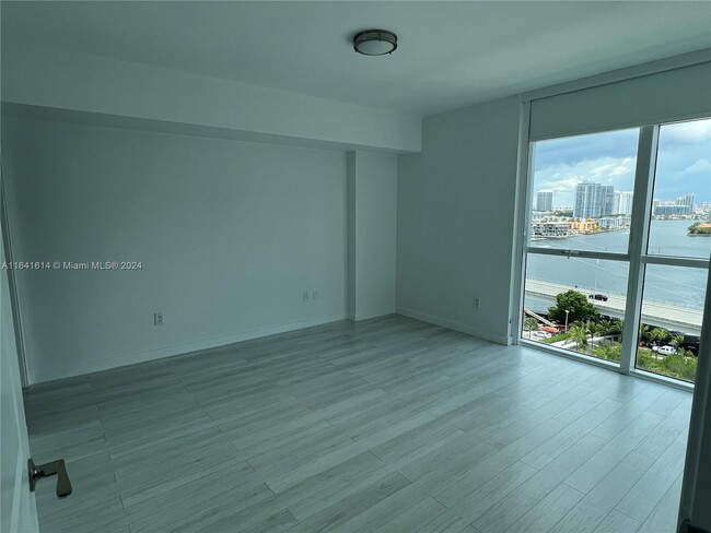 Building Photo - 400 Sunny Isles Blvd