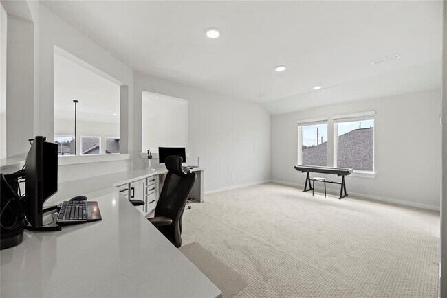 Building Photo - 30155 Gold Finch Pl