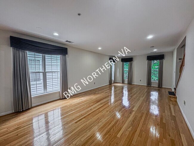 Building Photo - 1520 Northern Neck Dr