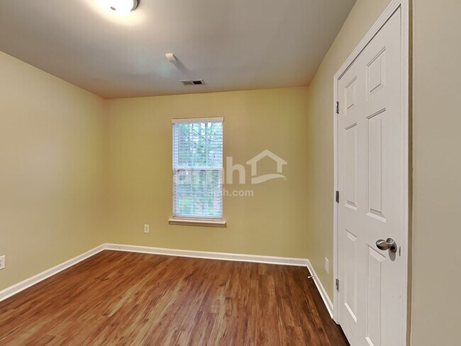Building Photo - 906 Reedy Way