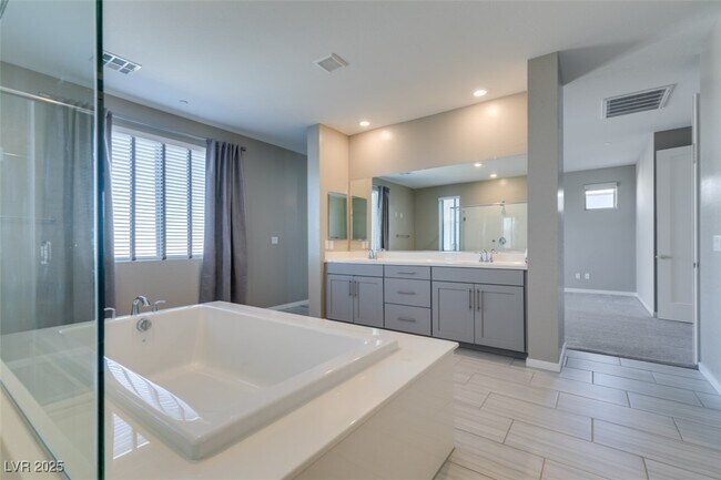 Building Photo - 2162 Sunset Valley St