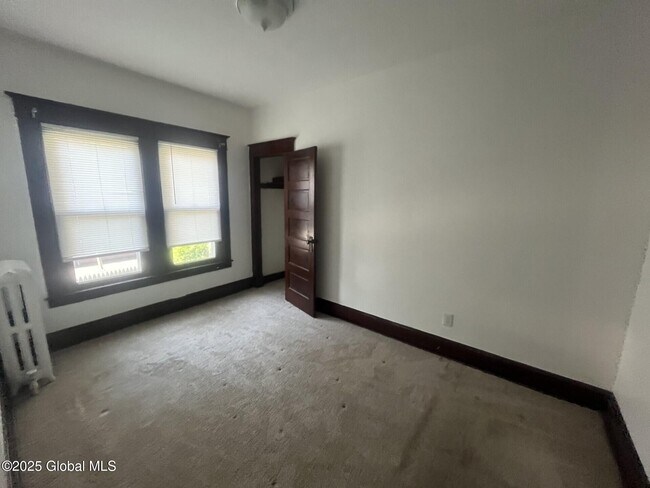 Building Photo - 1822 7th St