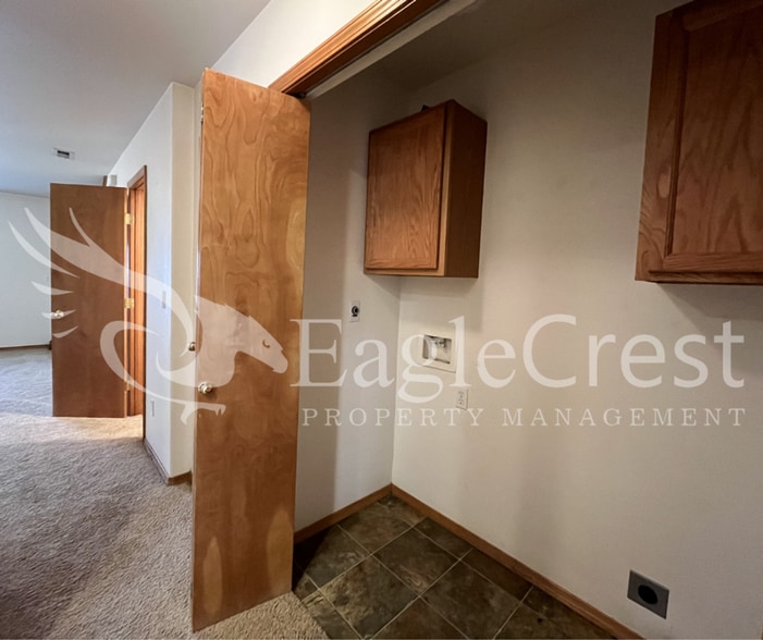 Building Photo - 1914SUNSET