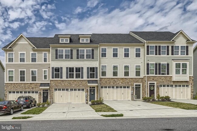 Building Photo - 737 Iron Gate Rd