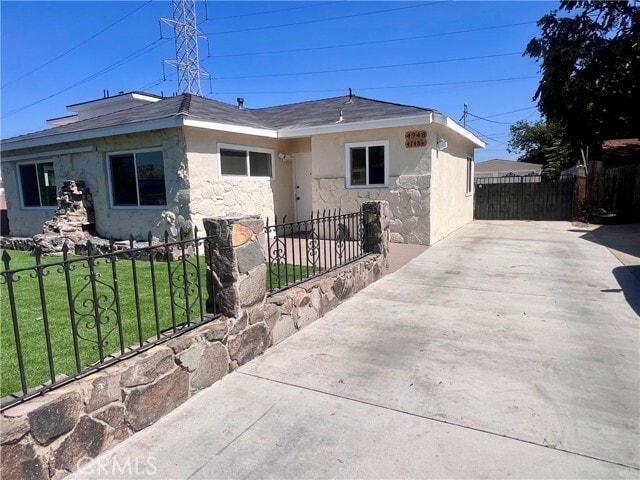 Building Photo - 4748 Garrick Ave