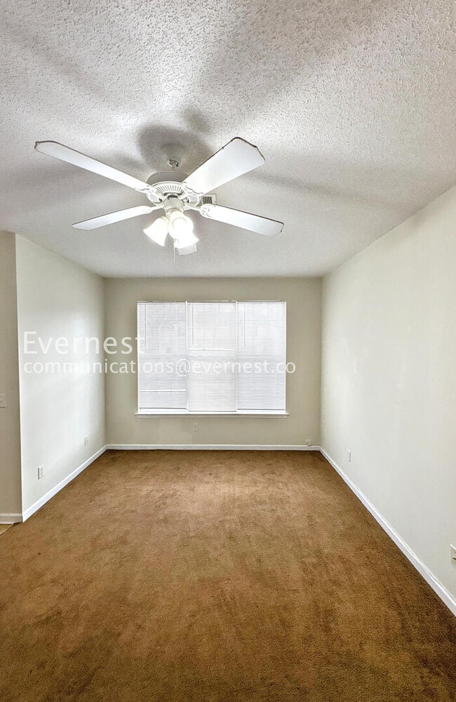 Building Photo - PROMO: Enjoy your 2nd month rent-free rent when you sign the lease today! 3 Bed, 2.5 Bath Home wi...