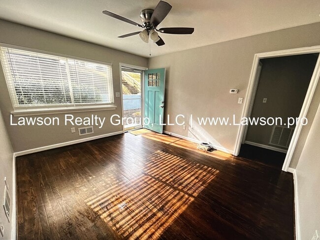 Building Photo - Two Bedroom Home in City of Salem