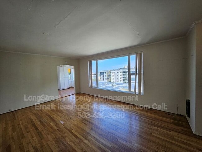 Building Photo - 772 SW Broadway Dr