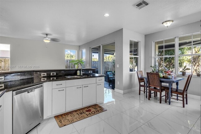 Building Photo - 16605 SW 55th Terrace