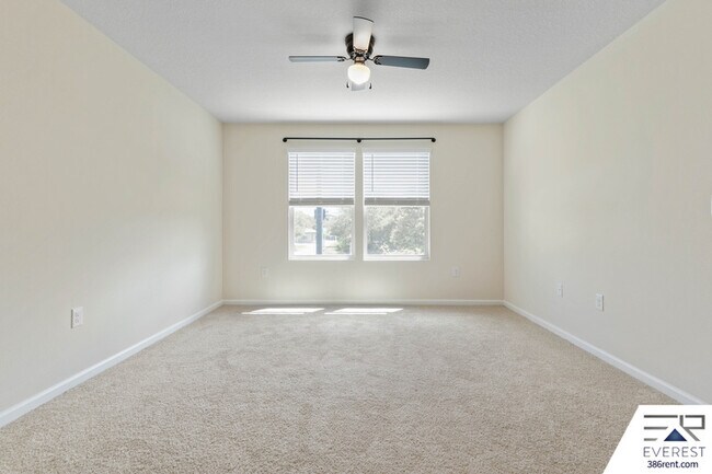 Building Photo - 152 Redbud Rd