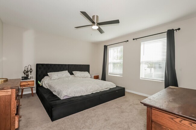 Building Photo - 5548 Summer Sunset Dr