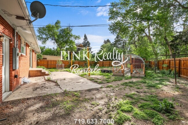 Building Photo - 2112 Templeton Gap Rd