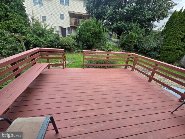Building Photo - 945 Timber Ln