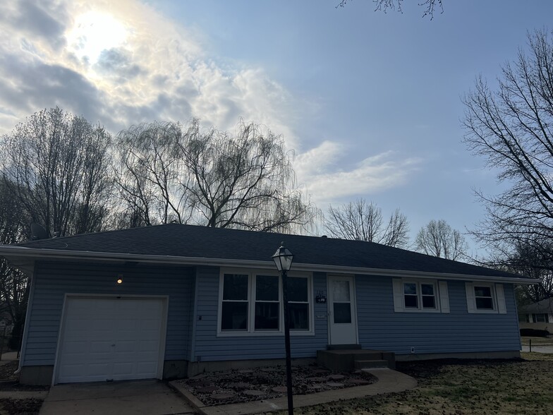 Building Photo - 120 Alberto Ln