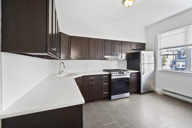 Building Photo - 278 Winfield Ave