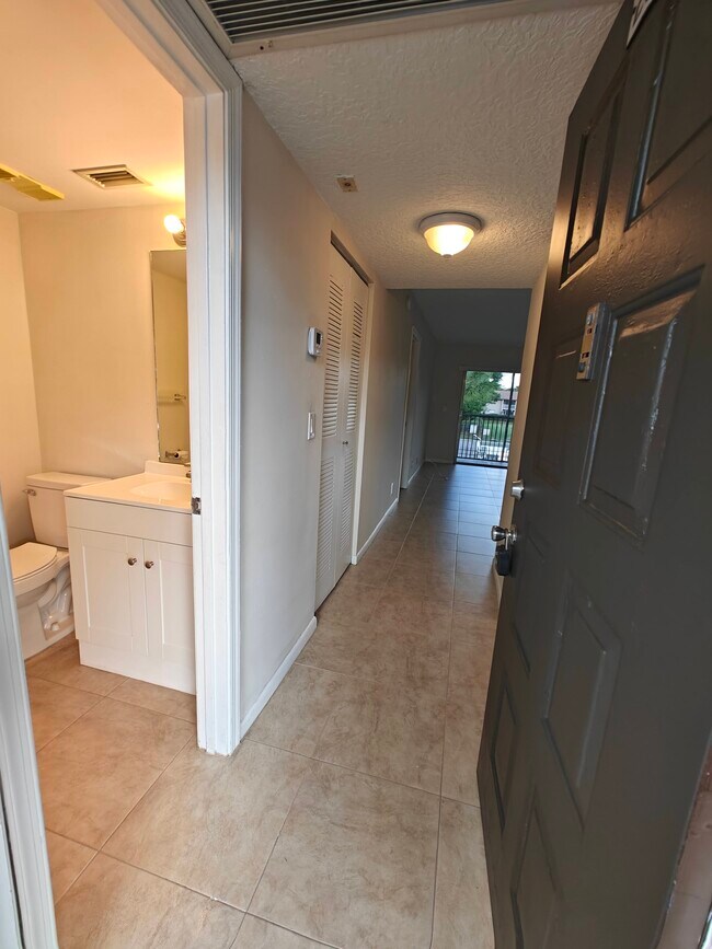 Building Photo - 8770 Royal Palm Blvd