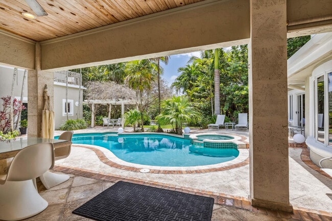 Building Photo - 3301 NE 16th St