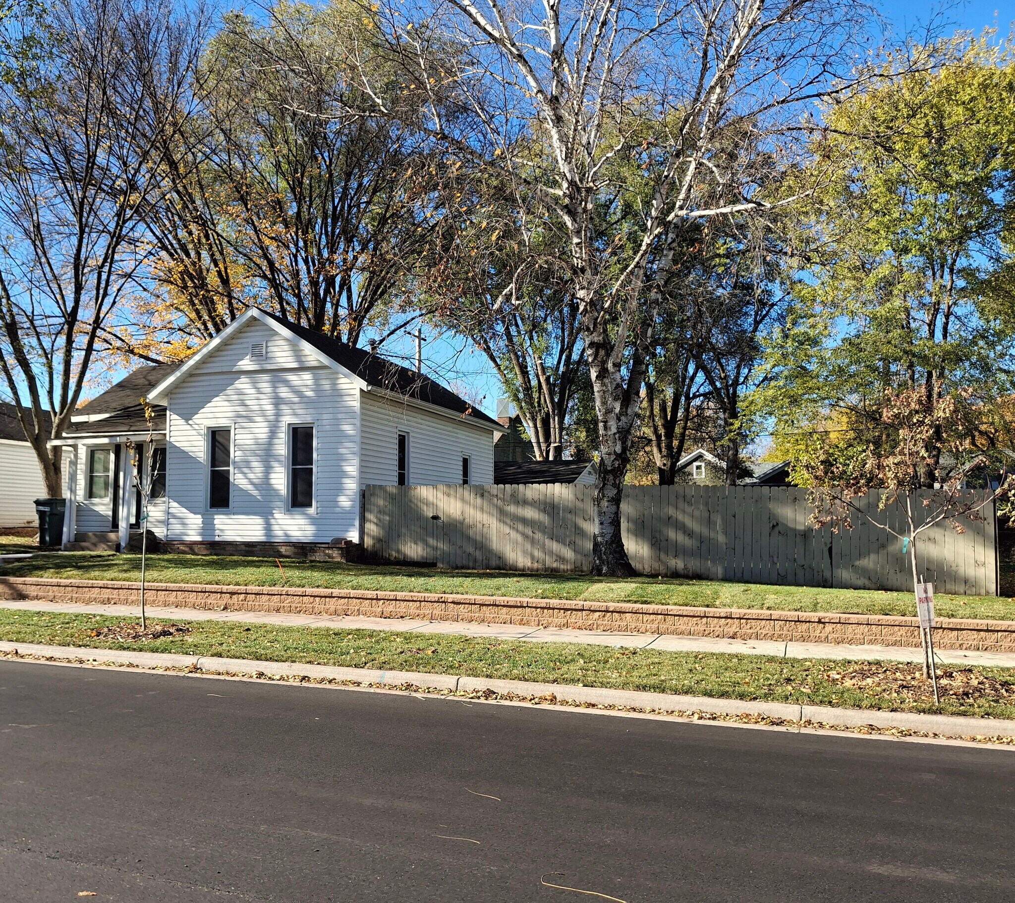 Building Photo - 2012 1st St