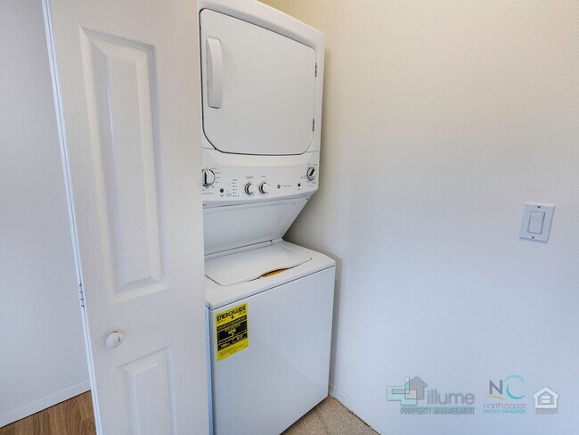 Building Photo - 849 1st Ave