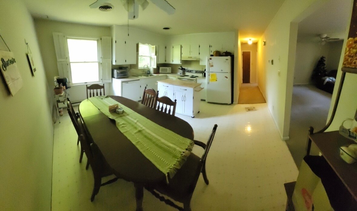 Large eat in kitchen - 36 Kendes Rd