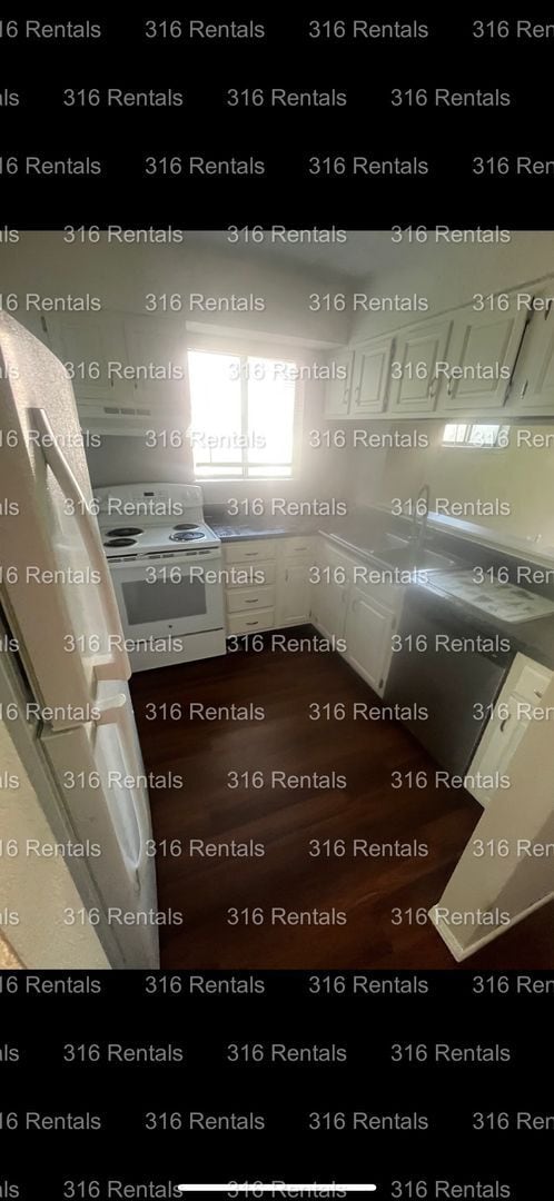 Building Photo - $850- 2 bed 1 bath - Townhomes