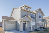 Building Photo - 27305 E Oak View Dr