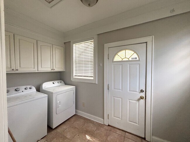 Building Photo - 405 S Edisto Ave