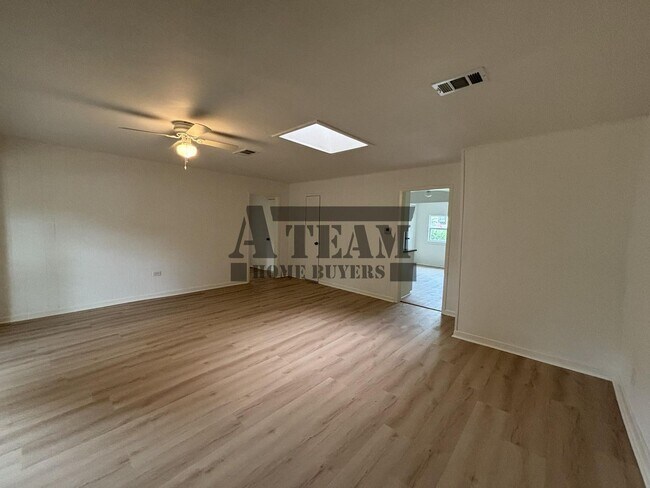 Building Photo - Charming Fully Remodeled 2 Bedroom 1 Bath Athens