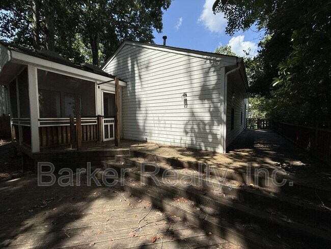 Building Photo - 2925 Golden Oak Ct