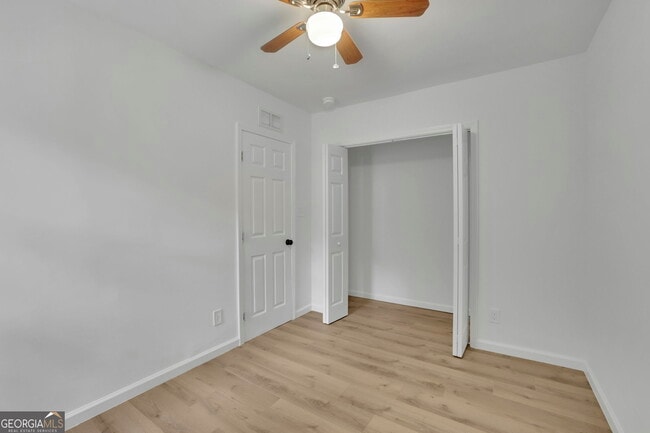 Building Photo - 808 S Park Dr